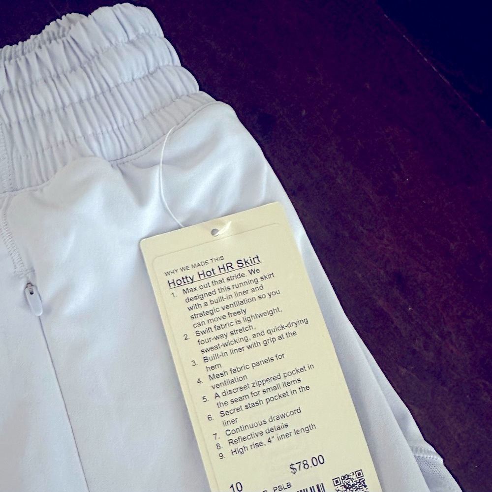 LULULEMON NEW Hotty Hot skirt Pastel Blue Size 10